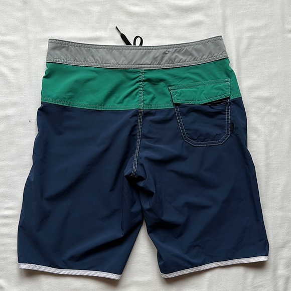 Local Motion Hawaii Color Block Stretch Patch Boardshorts - Picture 2 of 3